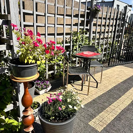 Przy Latarni アパート ヤロスワビエツ